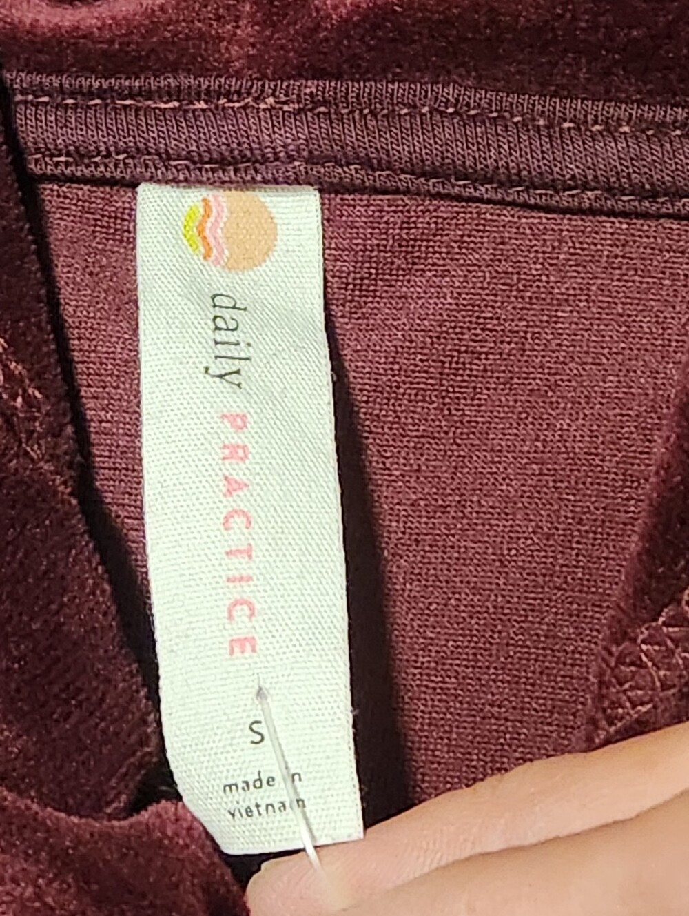 NWT Anthropologie Daily Practice Burgundy Velour Velvet Cropped Hoodie Small - Picture 5 of 13